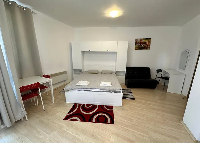 Luxury In St. John Park Apartment