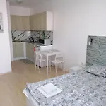 Luxury In St. John Park Apartment