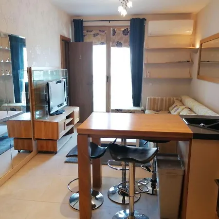 Luxury In St. John Park Apartment *
