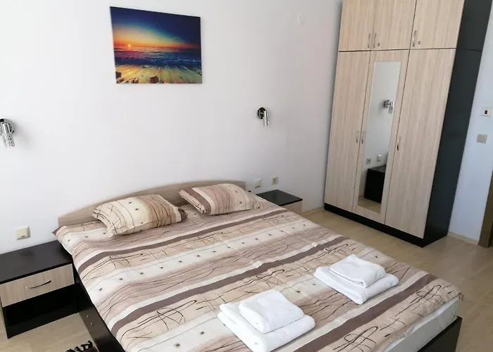 Luxury In St. John Park Апартамент